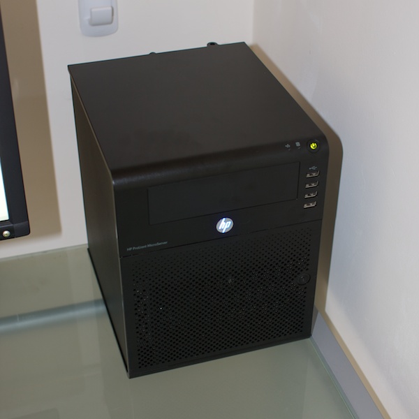 Oblique view of HP MicroServer